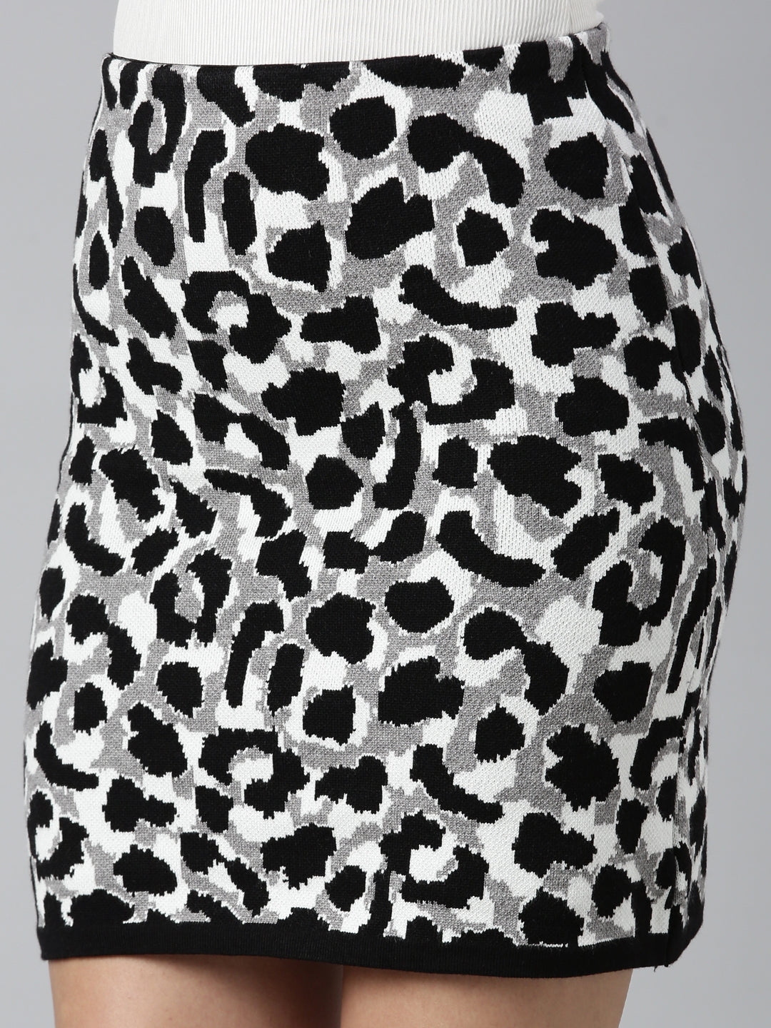 Women's Black Abstract Printed Pencil Midi Skirts