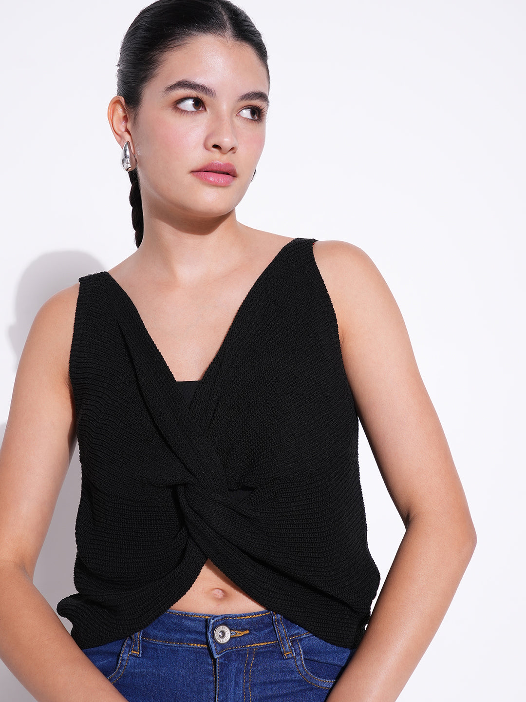 Women's Black V-Neck Sleeveless Twisted Crop Top