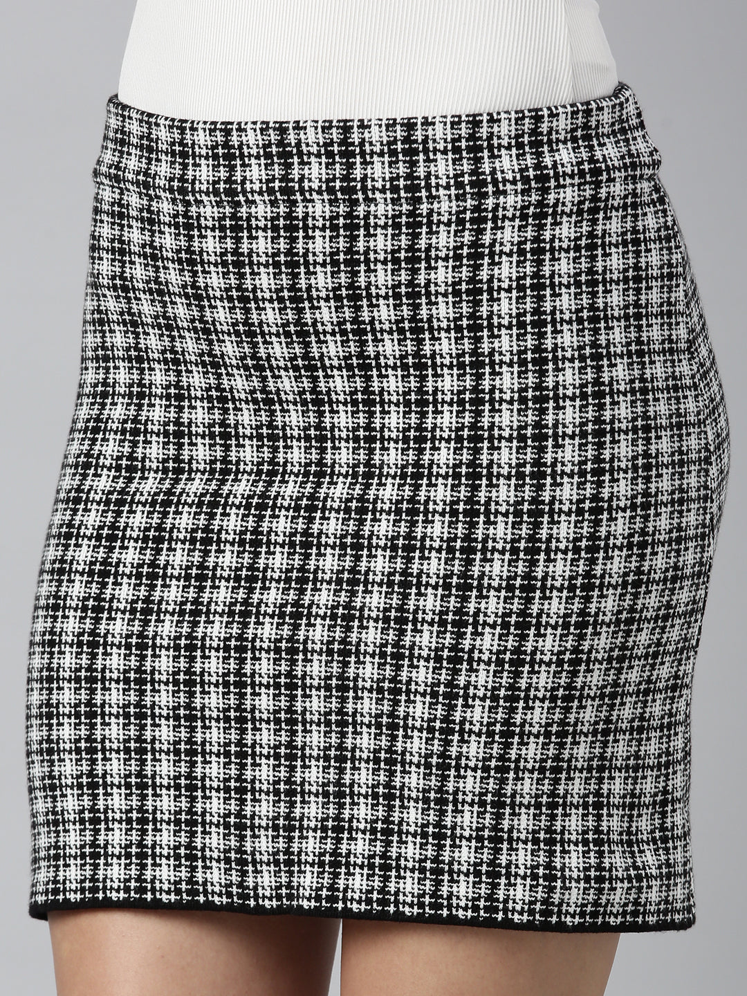 Women's Black Self-Design Abstract Pencil Mini Skirt