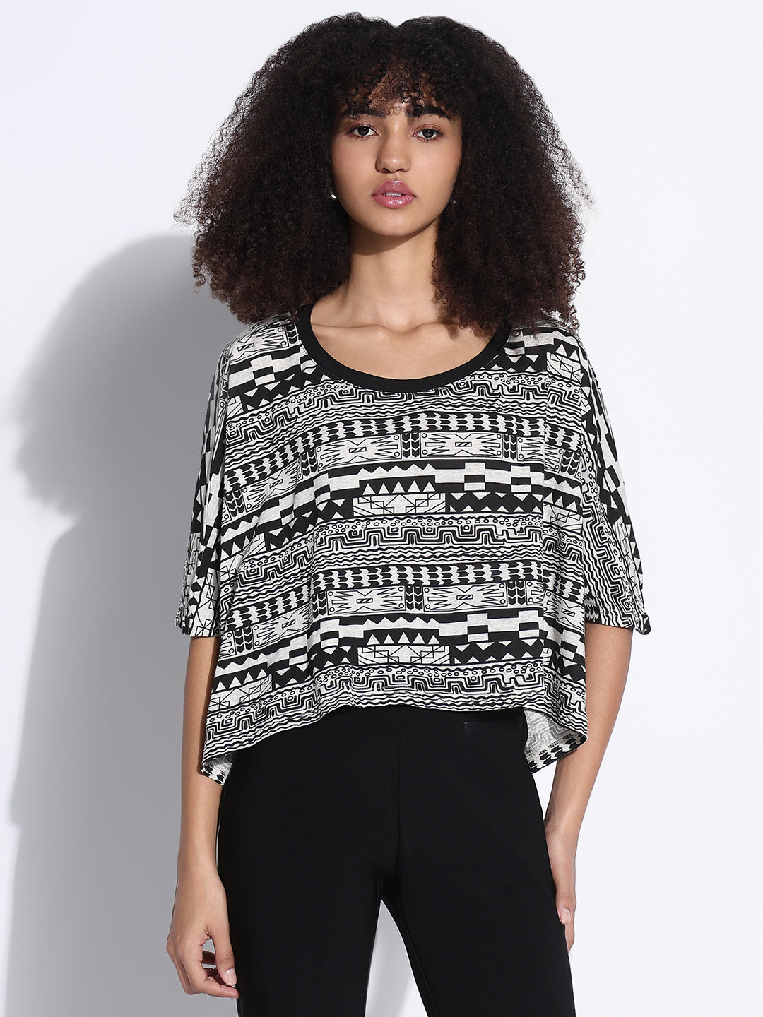 Women's Black Extended Sleeves Geometric Boxy Crop Top