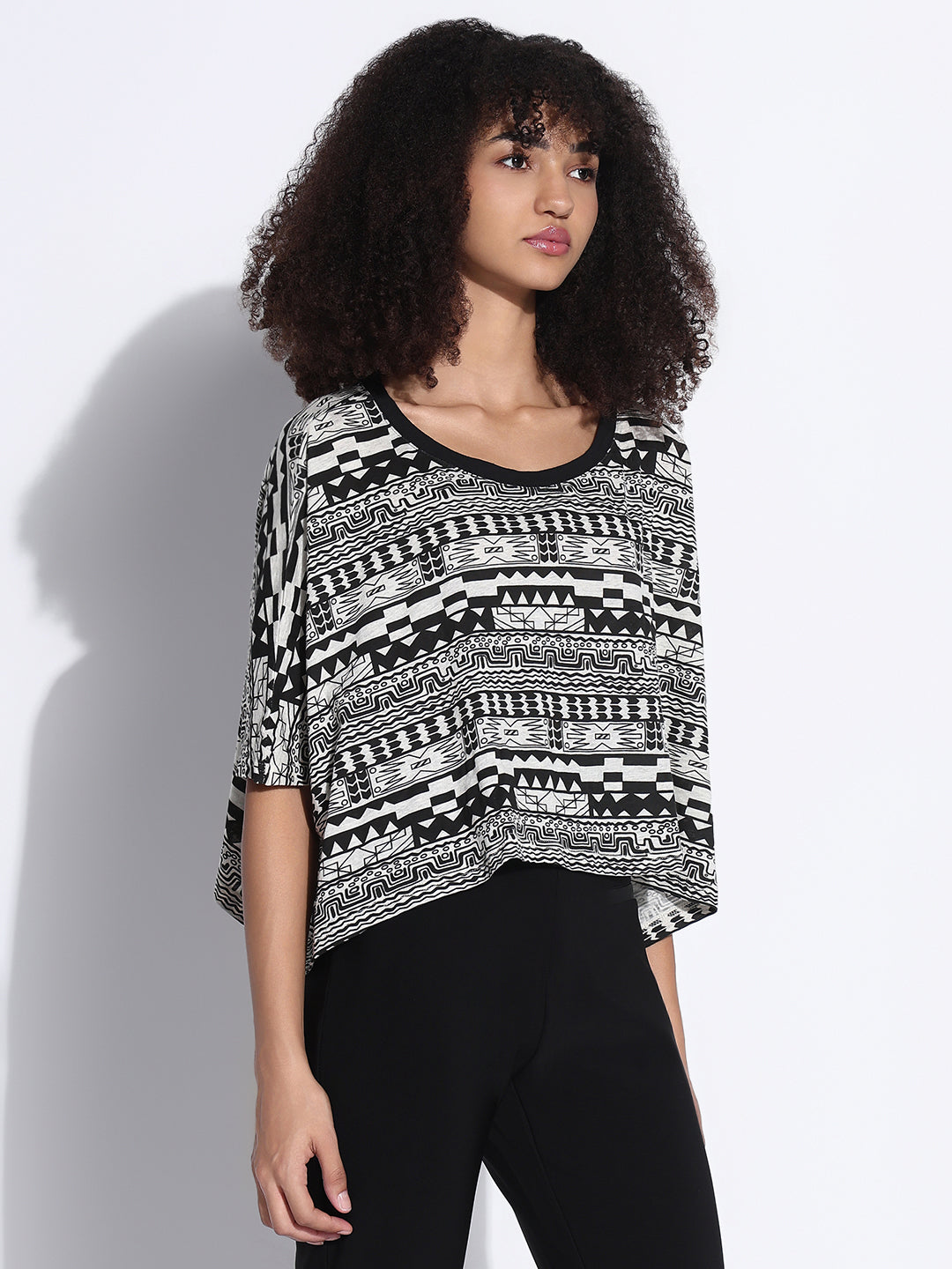 Women's Black Extended Sleeves Geometric Boxy Crop Top