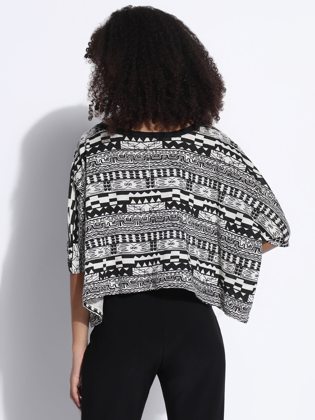 Women's Black Extended Sleeves Geometric Boxy Crop Top
