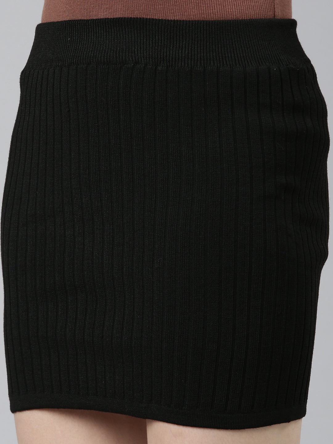 Women's Black Mid-Rise Straight Mini Skirt