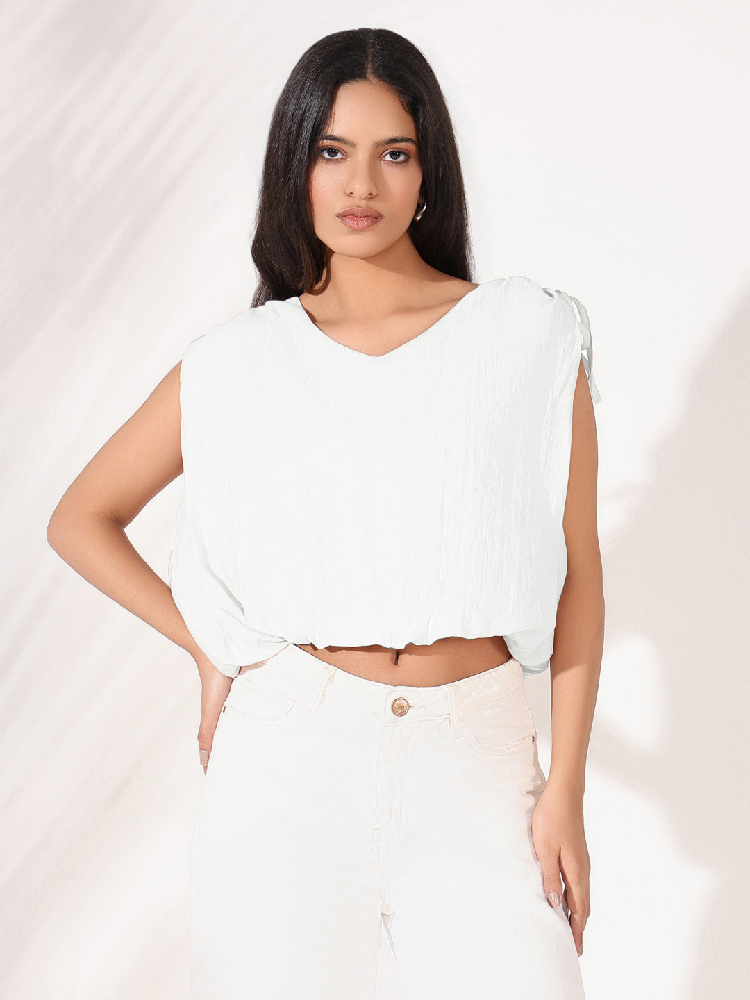 Women's Solid White V-Neck Blouson Crop Top