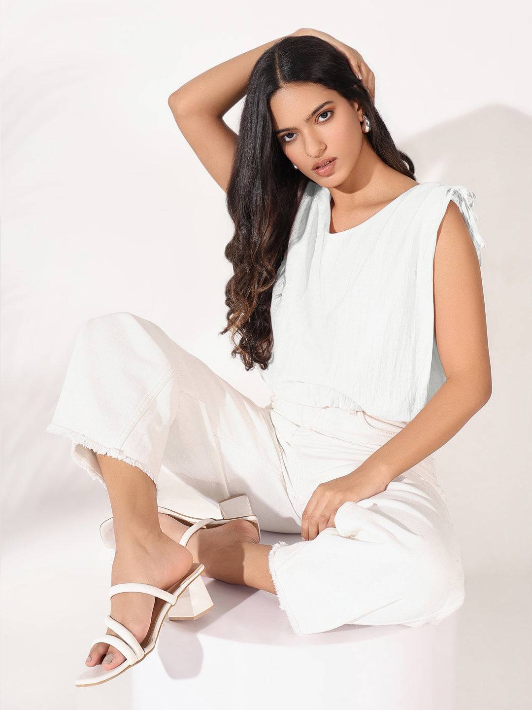 Women's Solid White V-Neck Blouson Crop Top