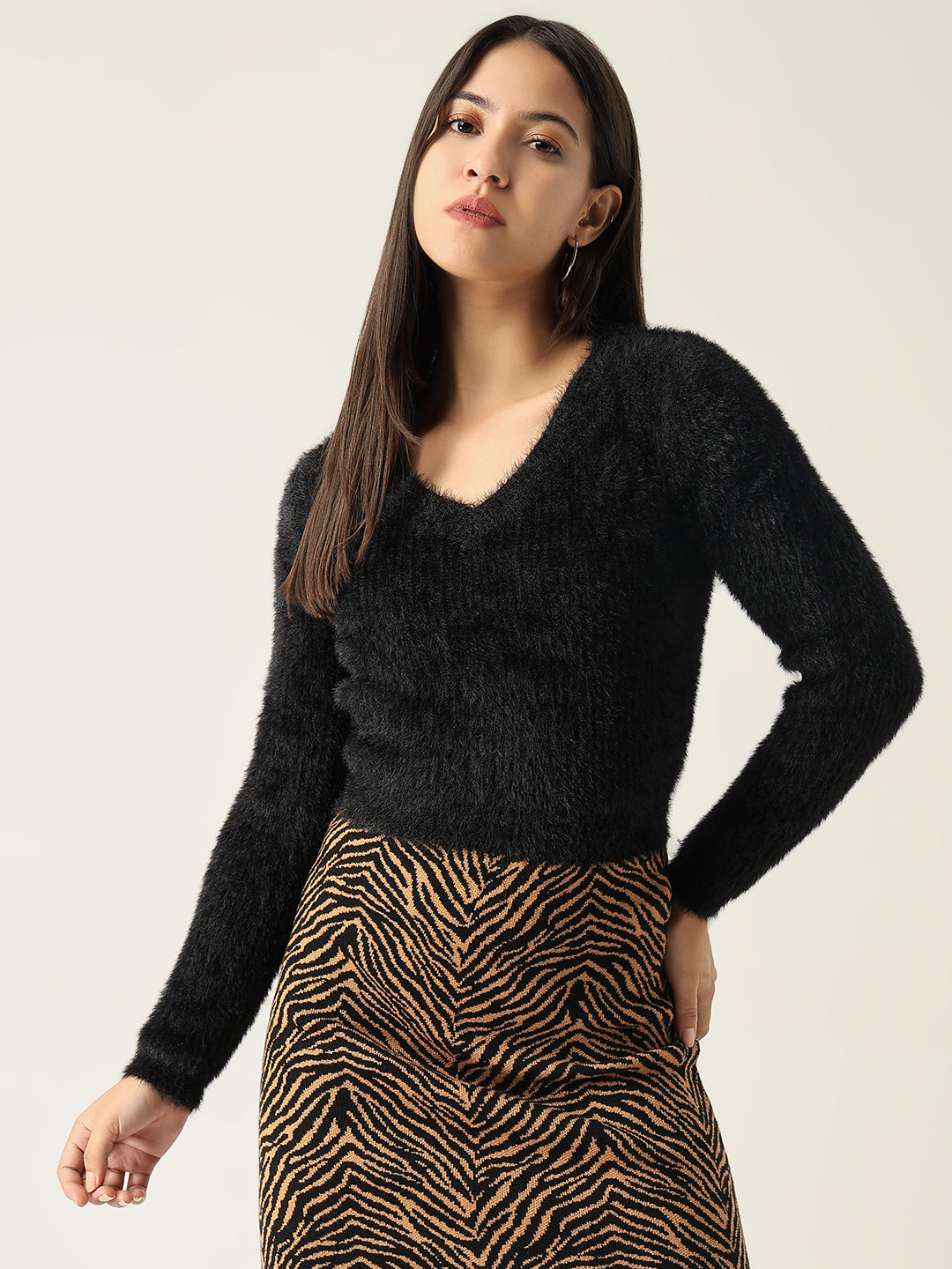 Women's Black V-Neck Acrylic Fitted Crop Top